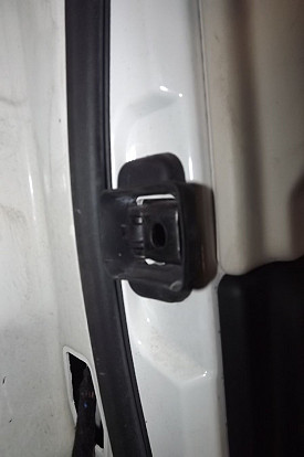 ОГРАНИЧИТЕЛЬ ДВЕРИ ПЕРЕДНИЙ ПРАВЫЙ (СТОПОР) LAND ROVER RANGE ROVER 3 L322 2002-2012