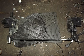 КРОНШТЕЙН УСИЛИТЕЛЯ ПЕРЕДНЕГО БАМПЕРА MERCEDES-BENZ R350 W251 2006-2012