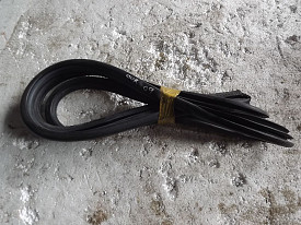 РЕЗИНКА ПЕРЕДНЕЙ ПРАВОЙ ДВЕРИ TOYOTA COROLLA E140-E150 2007-2013
