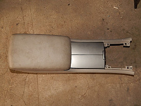 КОНСОЛЬ СРЕДНЯЯ (БОРОДА) (С ПОДЛОКОТНИКОМ) SUBARU TRIBECA B9 2005-2007