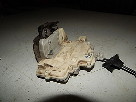 ЗАМОК ДВЕРИ ЗАДНИЙ ЛЕВЫЙ (8-КОНТАКТОВ) AUDI A6 C6 2004-2011