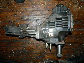 Передний мост рав 4 2008 года. Раздатка тойота рав4 2013. Задний мост рав 4. Передний редуктор тойота рав 4. Редуктор rav4 2021.