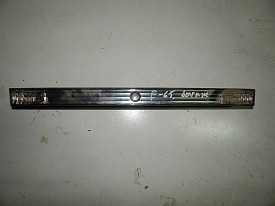 НАКЛАДКА СРЕДНЯЯ КРЫШКИ БАГАЖНИКА С КНОПКОЙ BMW 735-745I E65 2001-2005