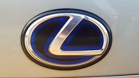 ЗНАЧОК ДВЕРИ БАГАЖНИКА (HYBRID) LEXUS RX400H XU30 2005-2009