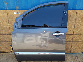 ДВЕРЬ ПЕРЕДНЯЯ ЛЕВАЯ В СБОРЕ С НИЖНЕЙ НАКЛАДКОЙ (ТЕМНО-СЕРАЯ) INFINITI QX56 JA60 2004-2010