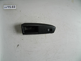 НАКЛАДКА ПУЛЬТА СТЕКЛОПОДЪЕМНИКА ЗАДНЯЯ ПРАВАЯ (ЧЕРНЫЙ) CHEVROLET CRUZE J300 2008-2015