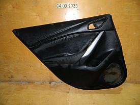 ОБШИВКА ДВЕРИ ЗАДНЯЯ ЛЕВАЯ (ЧЕРНЫЙ) MAZDA 6 GJ 2012-2018