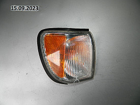 ПОВОРОТНИК ПЕРЕДНИЙ ПРАВЫЙ (СКОЛ НА СТЕКЛЕ) NISSAN PATHFINDER R50 1995-1999