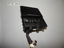 БАРДАЧОК (КАРМАН) (В СБОРЕ) (ЗАРЯДКА,AUX,USB) (С ЗАДВИЖНОЙ КРЫШКОЙ) (84680-F2400) HYUNDAI ELANTRA AD 2018-2020