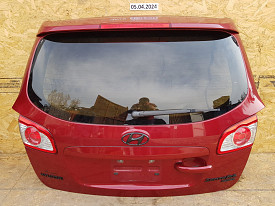 ДВЕРЬ БАГАЖНИКА (КРЫШКА БАГАЖНИКА) (СО СТЕКЛОМ И СПОЙЛЕРОМ) (КРАСНАЯ) HYUNDAI SANTA FE 2 CM 2006-2012