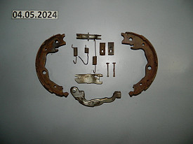 КОЛОДКИ РУЧНИКА ЗАДНИЕ ПРАВЫЕ (КОМПЛЕКТ) 2.4 (4WD) PONTIAC VIBE 2 2008-2010