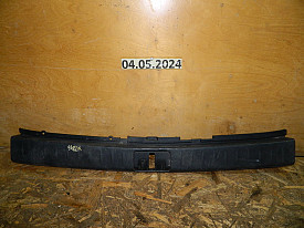 НАКЛАДКА НА ЗАМОК БАГАЖНИКА (58387-0E020) (ЧЕРНАЯ) LEXUS RX270-RX350-RX450H AL10 2009-2015