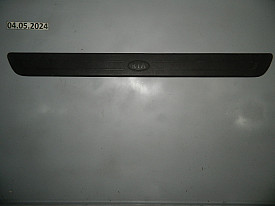 НАКЛАДКА НА ПОРОГ ПЕРЕДНЯЯ ЛЕВАЯ (85875-1M500) (ЧЕРНАЯ) KIA CERATO K2 2008-2013