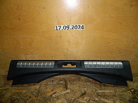 НАКЛАДКА ПРОЕМА БАГАЖНИКА (ХРОМ) (ПОЦАРАПАННАЯ) (BJ3M-113A10AB8PVJ) (ЧЕРНАЯ) LAND ROVER RANGE ROVER EVOQUE L538 2011-2019