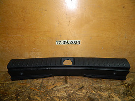 НАКЛАДКА ЗАМКА БАГАЖНИКА (85770-D3000) (ЧЕРНАЯ) HYUNDAI TUCSON TL 2015-2023