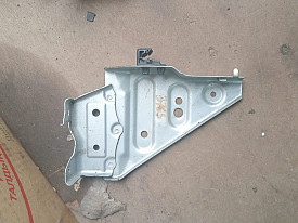 КРОНШТЕЙН ТЕЛЕВИЗОРА ПРАВЫЙ TOYOTA 4RUNNER GRN285 2009-2024
