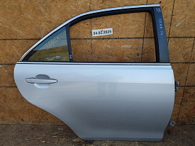 ДВЕРЬ ЗАДНЯЯ ПРАВАЯ (СЕРЕБРО) TOYOTA CAMRY XV40-45 2006-2011
