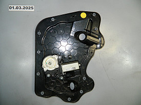 МОТОРЧИК ДОВОДЧИКА ДВЕРИ ПЕРЕДНИЙ ПРАВЫЙ (4F0837060) AUDI A8 D4 2009-2017