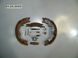 КОЛОДКИ РУЧНОГО ТОРМОЗА ЗАДНИЕ ПРАВЫЕ 2.4 (4WD) HYUNDAI TUCSON 2 LM - IX35 1 LM 2009-2015