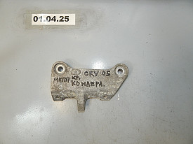 КРОНШТЕЙН КОНДИЦИОНЕРА МКПП (38930-PNC-000) HONDA CR-V 2 RD 2001-2006