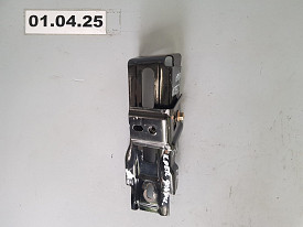 КРЕПЛЕНИЕ БАМПЕРА ПРАВОЕ (R8889647349) ZEEKR 001 2021-Н.В
