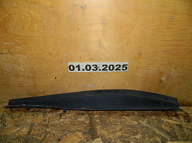 МОЛДИНГ ЗАДНИЙ ЛЕВЫЙ (ПЛАВНИК) (ЗАЩИТА ДВИГАТЕЛЯ) (РЕЗИНКА ОТКЛЕЕЛАСЬ) (6008184-00-C) (КОРОТКАЯ) TESLA MODEL S 2012-Н.В