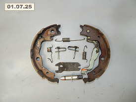 КОЛОДКИ РУЧНИКА ЗАДНИЕ ЛЕВЫЕ (КОМПЛЕКТ) (ДИСК) NISSAN QASHQAI J10 2006-2013