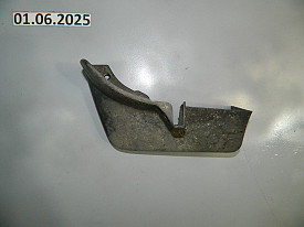 БРЫЗГОВИК ЗАДНИЙ ПРАВЫЙ (93882-EA000) NISSAN XTERRA N50 2005-2015