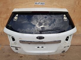 ДВЕРЬ БАГАЖНИКА (КРЫШКА БАГАЖНИКА) (СО СПОЙЛЕРОМ) (БЕЛАЯ) KIA SORENTO 2 XM 2009-2012