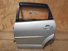 ДВЕРЬ ЗАДНЯЯ ЛЕВАЯ (СЕРЕБРО) PONTIAC VIBE 1 2002-2008