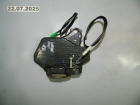 ЗАМОК ДВЕРИ ЗАДНИЙ ПРАВЫЙ PONTIAC VIBE 2003-2007