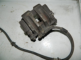 СУППОРТ ТОРМОЗНОЙ ПЕРЕДНИЙ ЛЕВЫЙ SUZUKI XL-7 1 1998-2006