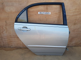 ДВЕРЬ ЗАДНЯЯ ПРАВАЯ (СЕРЕБРО) TOYOTA COROLLA E120-E130 2000-2007