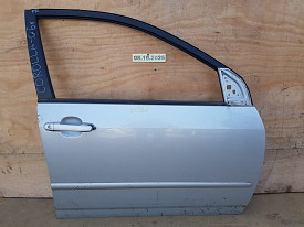 ДВЕРЬ ПЕРЕДНЯЯ ПРАВАЯ (СЕРЕБРО) TOYOTA COROLLA E120-E130 2000-2007