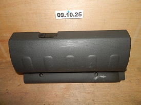 БАРДАЧОК ПЕРЕДНЕЙ ПАНЕЛИ ВЕРХНИЙ ПАССАЖИРСКИЙ (ТЕМНО-СЕРЫЙ) (ЦАРАПИНЫ) NISSAN PATHFINDER R51 2004-2012