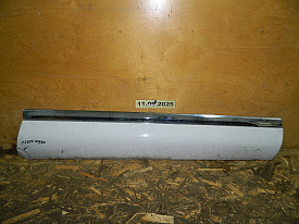 НАКЛАДКА ДВЕРИ НИЖНЯЯ ПЕРЕДНЯЯ ПРАВАЯ (7P6854940H) (С ХРОМОМ) (С ПОВРЕЖДЕНИЕМ) VOLKSWAGEN TOUAREG NF-FL 2010-2018