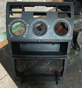 РАМКА ЦЕНТРАЛЬНОЙ КОНСОЛИ TOYOTA COROLLA E120-E130 2000-2007