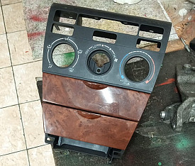 РАМКА ЦЕНТРАЛЬНОЙ КОНСОЛИ С БАРДОЧКАМИ (ДЕРЕВО) TOYOTA COROLLA E120-E130 2000-2007