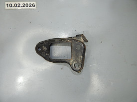 КРОНШТЕЙН ЗАДНЕГО ПРОДОЛЬНОГО НИЖНЕГО РЫЧАГА ПРАВЫЙ MITSUBISHI ENDEAVOR D7-W 2003-2011