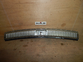 НАКЛАДКА ПРОЕМА БАГАЖНИКА (7P0863459F) (ХРОМ) VOLKSWAGEN TOUAREG NF-FL 2010-2018