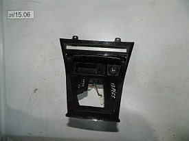 НАКЛАДКА СРЕДНЕЙ КОНСОЛИ С ПЕПЕЛЬНИЦЕЙ (КРАСНОЕ ДЕРЕВО) (ПОЦАРАПАННОЕ) BMW X3 E83 2003-2010