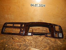 ДЕКОР ПЕРЕДНЕЙ ПАНЕЛИ (ДЕРЕВО) (ПРАВЫЙ РУЛЬ) MITSUBISHI CHALLENGER K9-W 1996-2003
