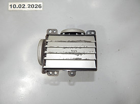 ДЕФЛЕКТОР ПЕРЕДНЕЙ ПАНЕЛИ ЦЕНТРАЛЬНЫЙ ЛЕВЫЙ (КРАСКА СЛЕЗЛА) (РЕГУЛИРОВКА СЛОМАНА) MITSUBISHI ENDEAVOR D7-W 2003-2011