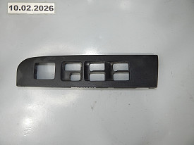 НАКЛАДКА ПУЛЬТА СТЕКЛОПОДЪЕМНИКА ПЕРЕДНЕЙ ЛЕВОЙ ДВЕРИ (ЧЕРНЫЙ) MITSUBISHI ENDEAVOR D7-W 2003-2011