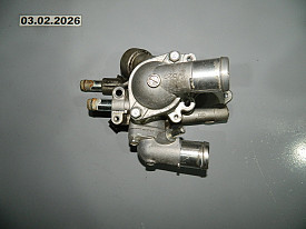 КОРПУС ТЕРМОСТАТА (1305A402) (В СБОРЕ) 2.4 (4J12) MITSUBISHI OUTLANDER GF0W - GG0W 2012-2021