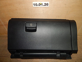 БАРДАЧОК ПЕРЕДНЕЙ ПАНЕЛИ ПАССАЖИРСКИЙ (ЧЕРНЫЙ) SUBARU ASCENT WM 2017-Н.В