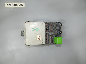 БЛОК ПРЕДОХРАНИТЕЛЕЙ ПРАВЫЙ (САЛОН) (38850-S3V-A520-M1) ACURA MDX YD1 2000-2006