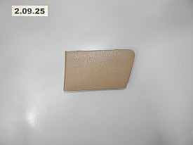 ЗАГЛУШКА ОБШИВКИ КРЫШКИ БАГАЖНИКА ЛЕВАЯ (СВЕТЛО-КОРИЧНЕВЫЙ) ACURA MDX YD2 2006-2013