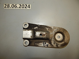 КРОНШТЕЙН БАЛКИ ПЕРЕДНИЙ ПРАВЫЙ (890399540B) AUDI A4 B7 2004-2008
