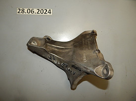 КРОНШТЕЙН ДВИГАТЕЛЯ ПРАВЫЙ 2.0 (8E0199308A) AUDI A4 B7 2004-2008